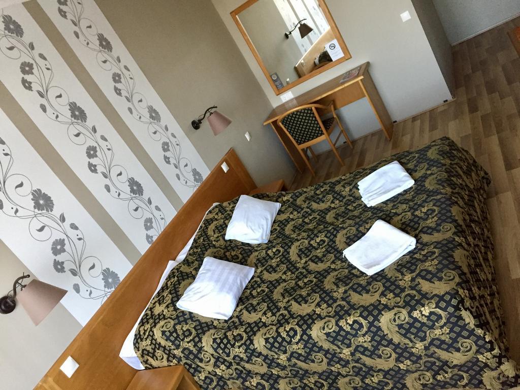 سزومباثيلي Hotel Claudius المظهر الخارجي الصورة
